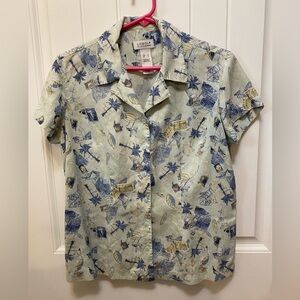 Liz Golf by Liz Claiborne patterned button up. Size small.